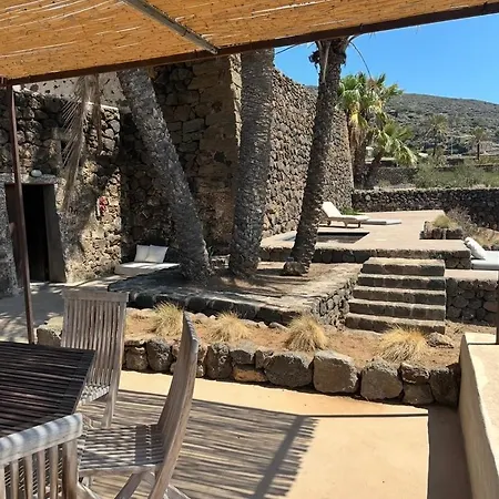 Ferienhaus Antique Rural Dammuso With Pool And Sea View Madonna Delle Grazie
